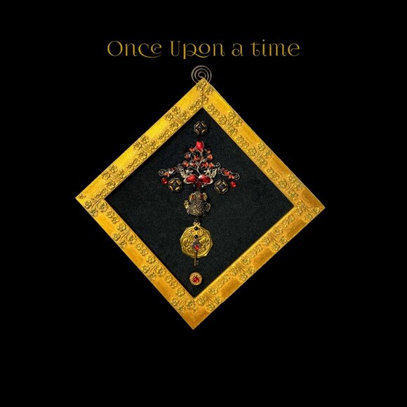 “The Frog Prince” Vestige Fable Vignette (OOAK) – Unique Gift Idea - Picture 2 of 5